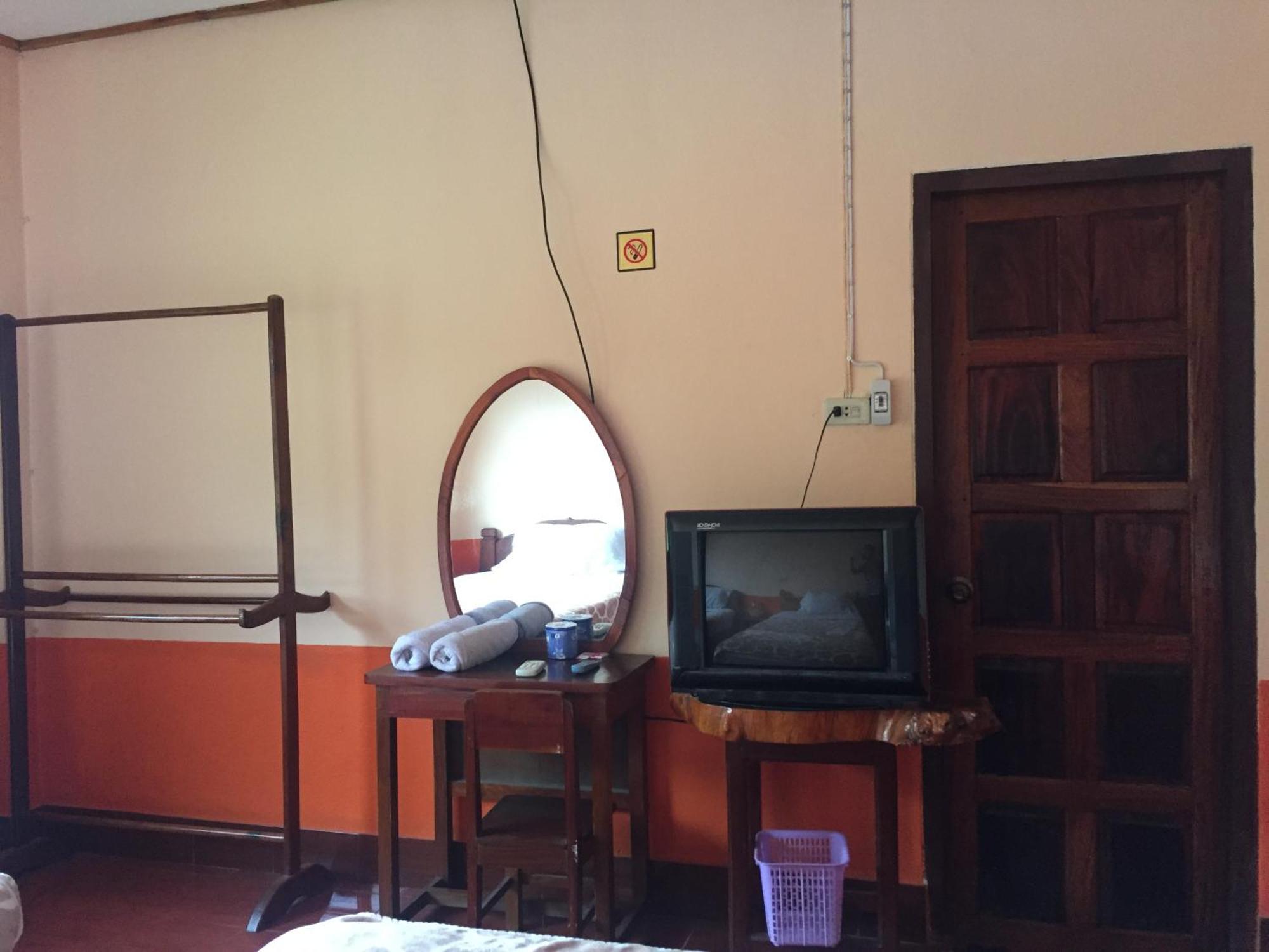 Oudomphone Guesthouse 2 Хуайсай Экстерьер фото